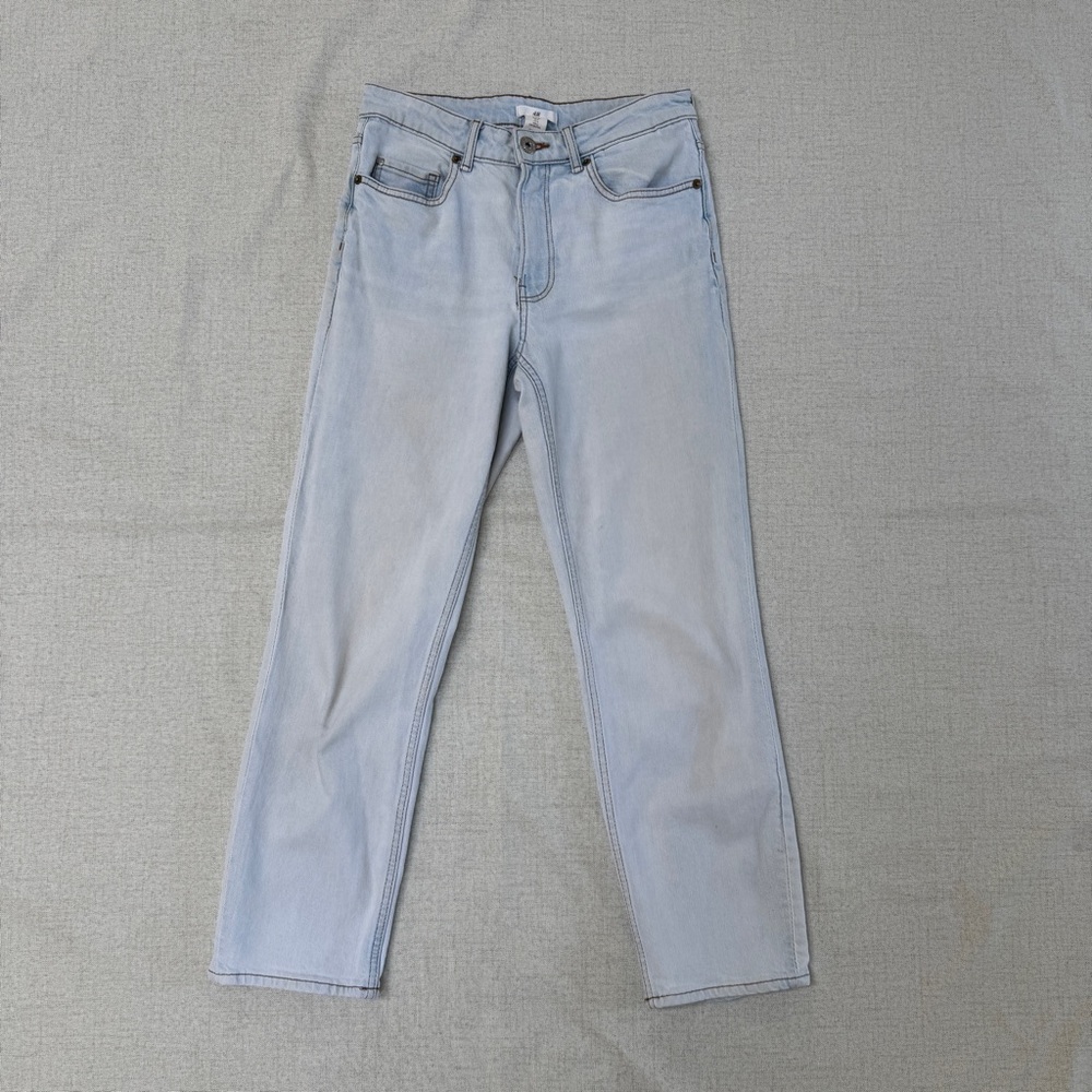 H&M women’s  Straight Jeans in Light Blue